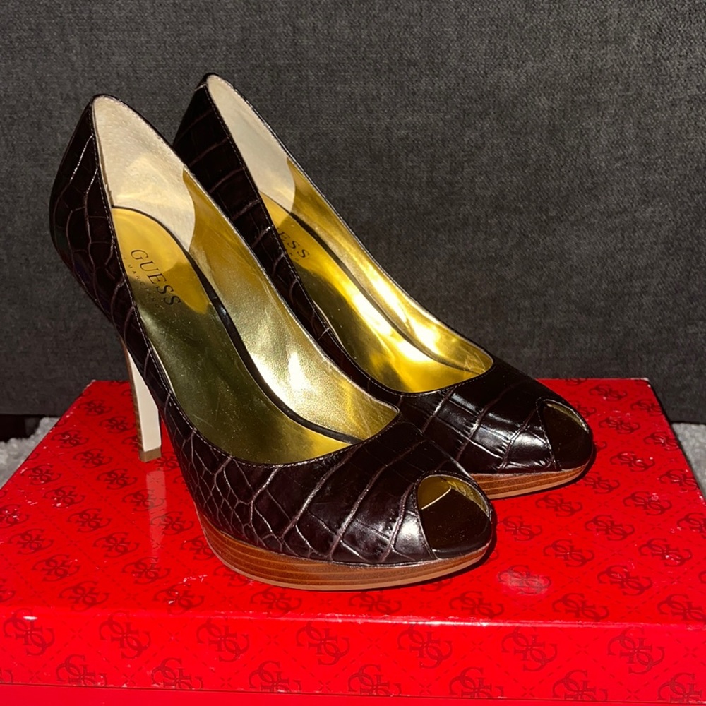 New in Box Guess Peep-toe Heels size 7.5 M